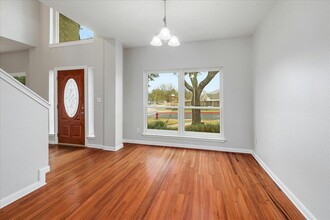 2401 Cloud Peak Ln in Round Rock, TX - Foto de edificio - Building Photo