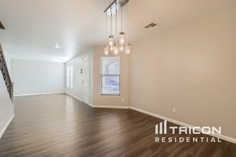 26011 N Sandstone Way in Surprise, AZ - Foto de edificio - Building Photo