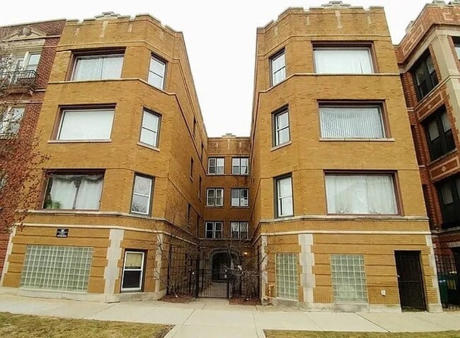 property at 5205 S Drexel Ave