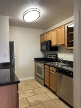 37377 Sequoia Rd, Unit Baywood Villas Studio in Fremont, CA - Foto de edificio - Building Photo