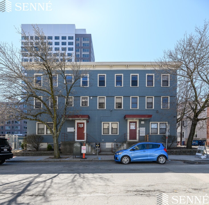 48 Bishop Allen Dr in Cambridge, MA - Building Photo