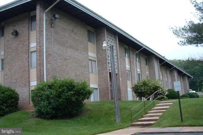 572 Wilson Bridge Dr in Oxon Hill, MD - Building Photo - Building Photo