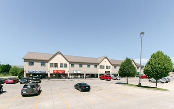 Quail Creek Plaza Apartments in North Liberty, IA - Building Photo - Building Photo