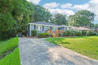 125 Chappell Rd SW, Unit Bldg 1-205 in Atlanta, GA - Building Photo - Building Photo