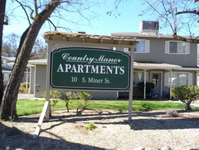 Country Manor Apartments