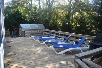 53 Magnolia Dr in Mastic Beach, NY - Foto de edificio - Building Photo