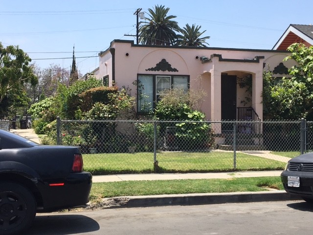 1650 W 38th St in Los Angeles, CA - Building Photo