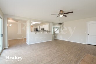 6887 S Martlet Dr in Tucson, AZ - Foto de edificio - Building Photo