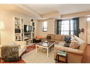 2565 Franklin Ave in St. Paul, MN - Building Photo - Building Photo