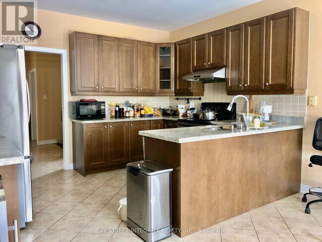 88 Toporowski Ave in Richmond Hill, ON - Building Photo - Building Photo
