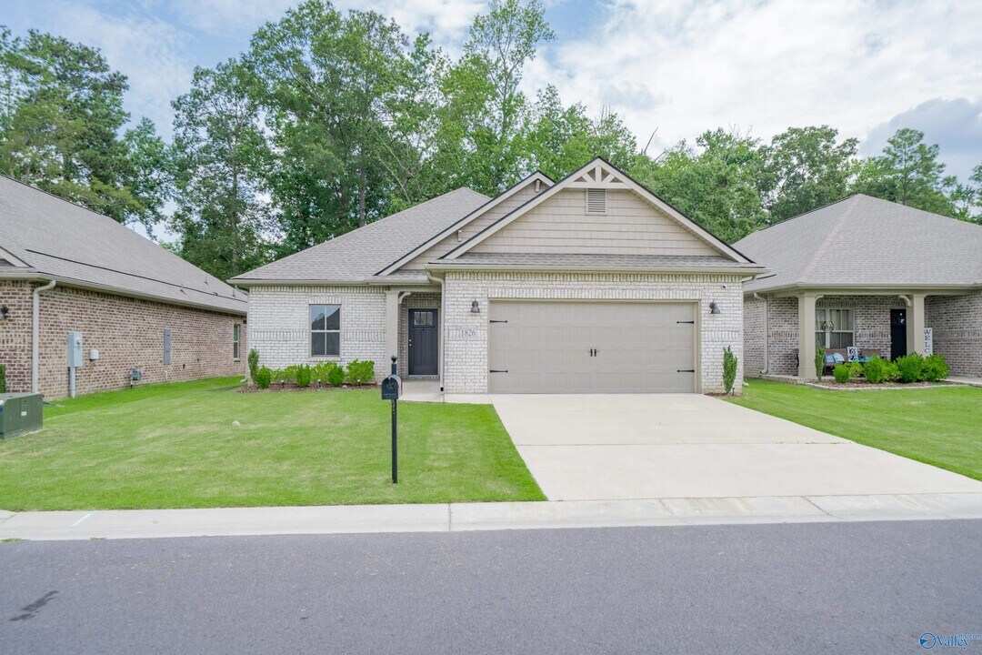 1826 Anise Cir in Cullman, AL - Building Photo