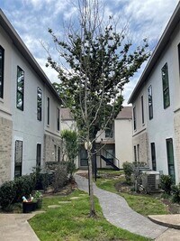 2425 Augusta Dr photo'