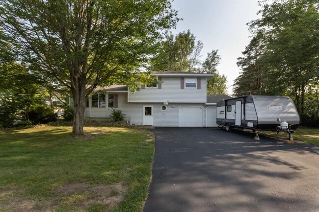 property at 2913 Park Ridge Dr