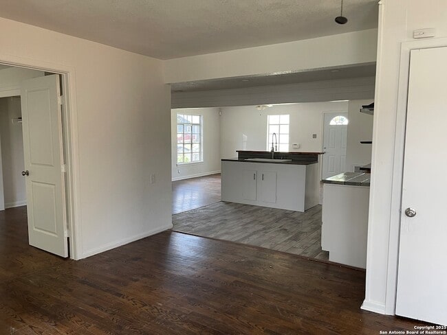 2010 Texas Ave in San Antonio, TX - Building Photo - Building Photo