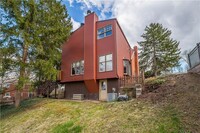 1764 Meadowcrest Dr in Pittsburgh, PA - Building Photo - Building Photo