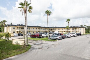 Rex Terrace in Palm Springs, FL - Building Photo