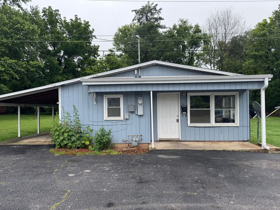 702 1/2 S West Ave in Springfield, MO - Foto de edificio