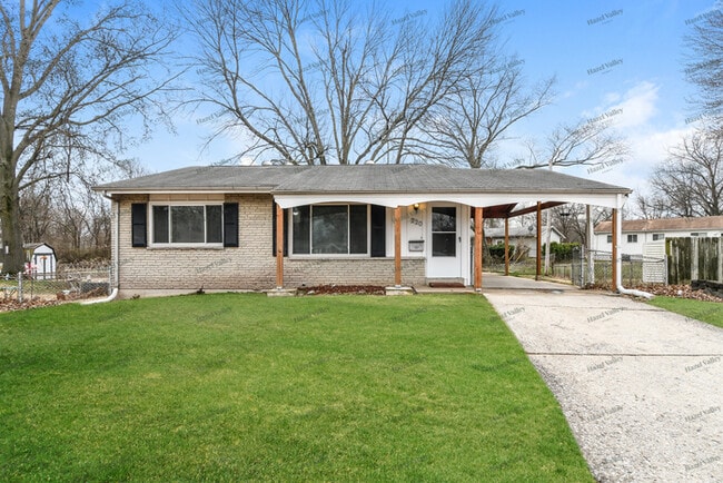 property at 220 Versailles Dr