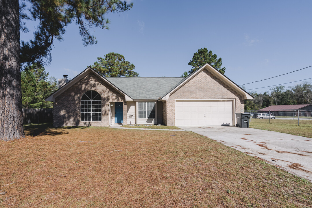 37 Pointer Ct in Allenhurst, GA - Building Photo