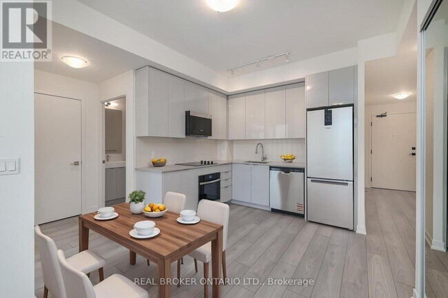 498-2498 Caldari Rd in Vaughan, ON - Building Photo - Building Photo
