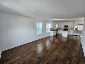 99 Johnson St-Unit -1 in Bridgeport, CT - Building Photo - Building Photo