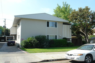 Bahama Lanai Apartments in San Jose, CA - Building Photo - Building Photo