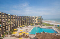 2301 S Atlantic Ave in Daytona Beach Shores, FL - Foto de edificio - Building Photo