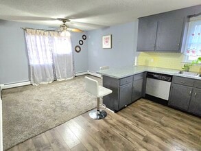 24 Acorn St in New Britain, CT - Building Photo - Building Photo