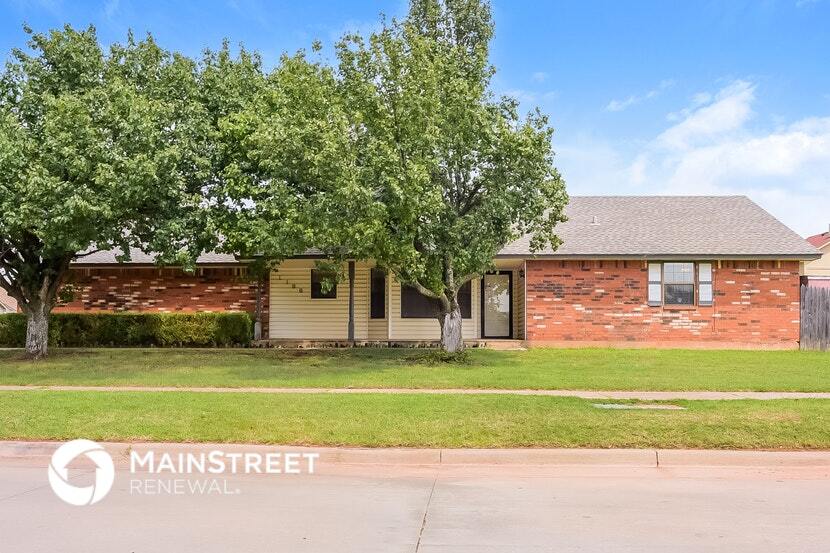1100 Leafhurst Rd in Moore, OK - Building Photo