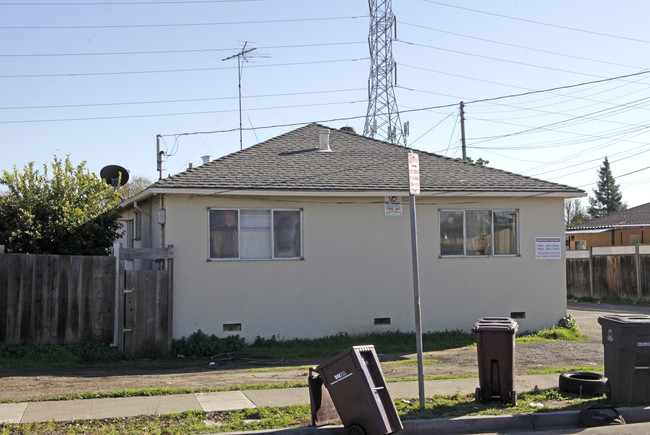 317 Berry Ave in Hayward, CA - Building Photo - Building Photo