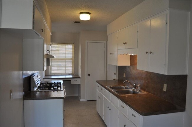 1810 Teton Dr in Austin, TX - Building Photo - Building Photo