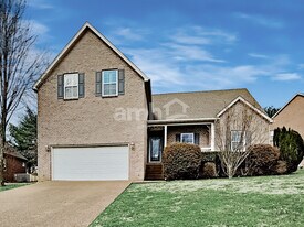 1714 Dryden Dr in Spring Hill, TN - Building Photo