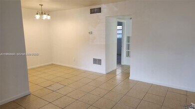236 Madeira Ave in Coral Gables, FL - Building Photo - Building Photo