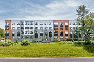 Woodland Square at Montvale in Park Ridge, NJ - Building Photo