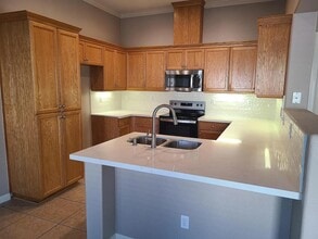 2327 Hearthsong Ct in Riverbank, CA - Building Photo - Building Photo