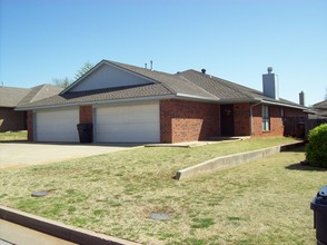 Sherwood Estates Duplexes in Oklahoma City, OK - Building Photo - Building Photo