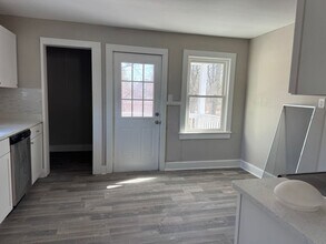 560 Ashton Ave in Franklin, VA - Building Photo - Building Photo