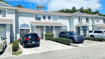 1137 American Way in Deerfield Beach, FL - Building Photo