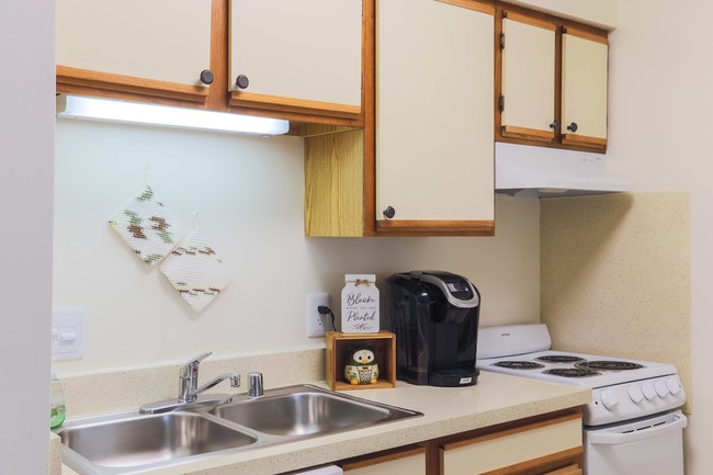 Kings Reserve Sterling 55+ Active Adult Apartment Homes