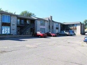 Saint James Apartments in Wichita, KS - Building Photo - Building Photo