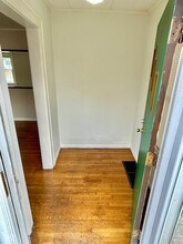 5841 Julian Ave in Indianapolis, IN - Foto de edificio - Building Photo