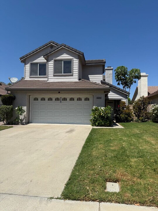 3073 Lamplighter St in Simi Valley, CA - Foto de edificio