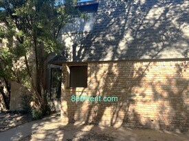 8633 Knoxville Dr in Lubbock, TX - Building Photo