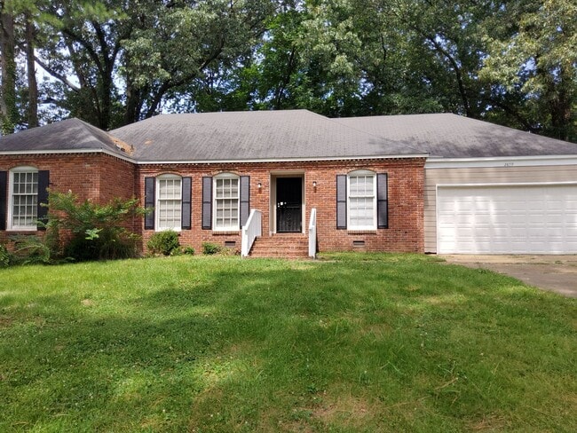 2879 Bannockburn Rd in Memphis, TN - Foto de edificio - Building Photo