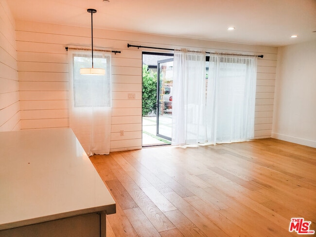 11221 Hannum Ave in Culver City, CA - Building Photo - Building Photo