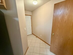 721 Broderick Dr NE in Cedar Rapids, IA - Building Photo - Building Photo