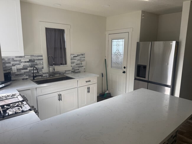 property at 1304 E 9th St