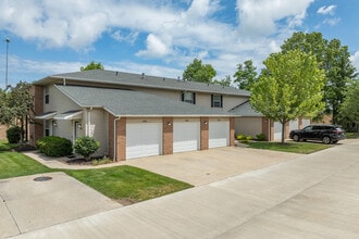 Winfield Commons in Westlake, OH - Foto de edificio - Building Photo