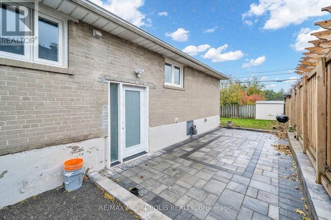 1391 Garvolin Ave in Pickering, ON - Building Photo - Building Photo