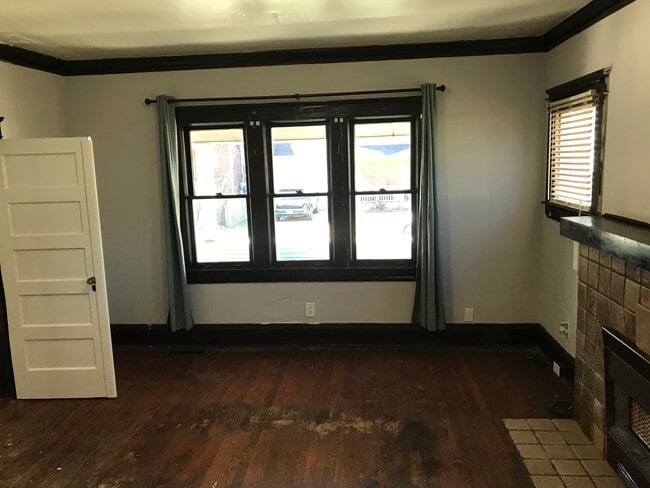 property at 1550 Lewis St